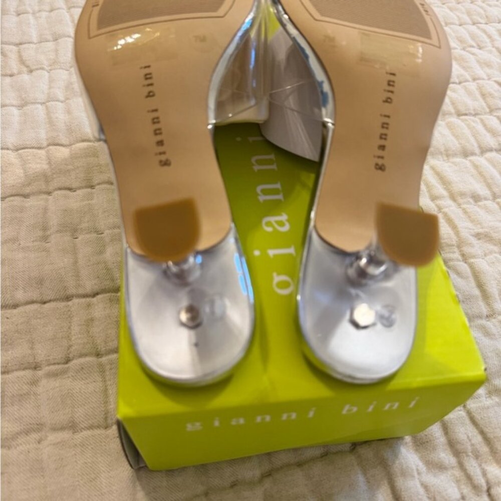 🌸 Gianni Bini Alana Clear Rosette Kitten Heel Sandals Size 7 - Picture 6 of 9